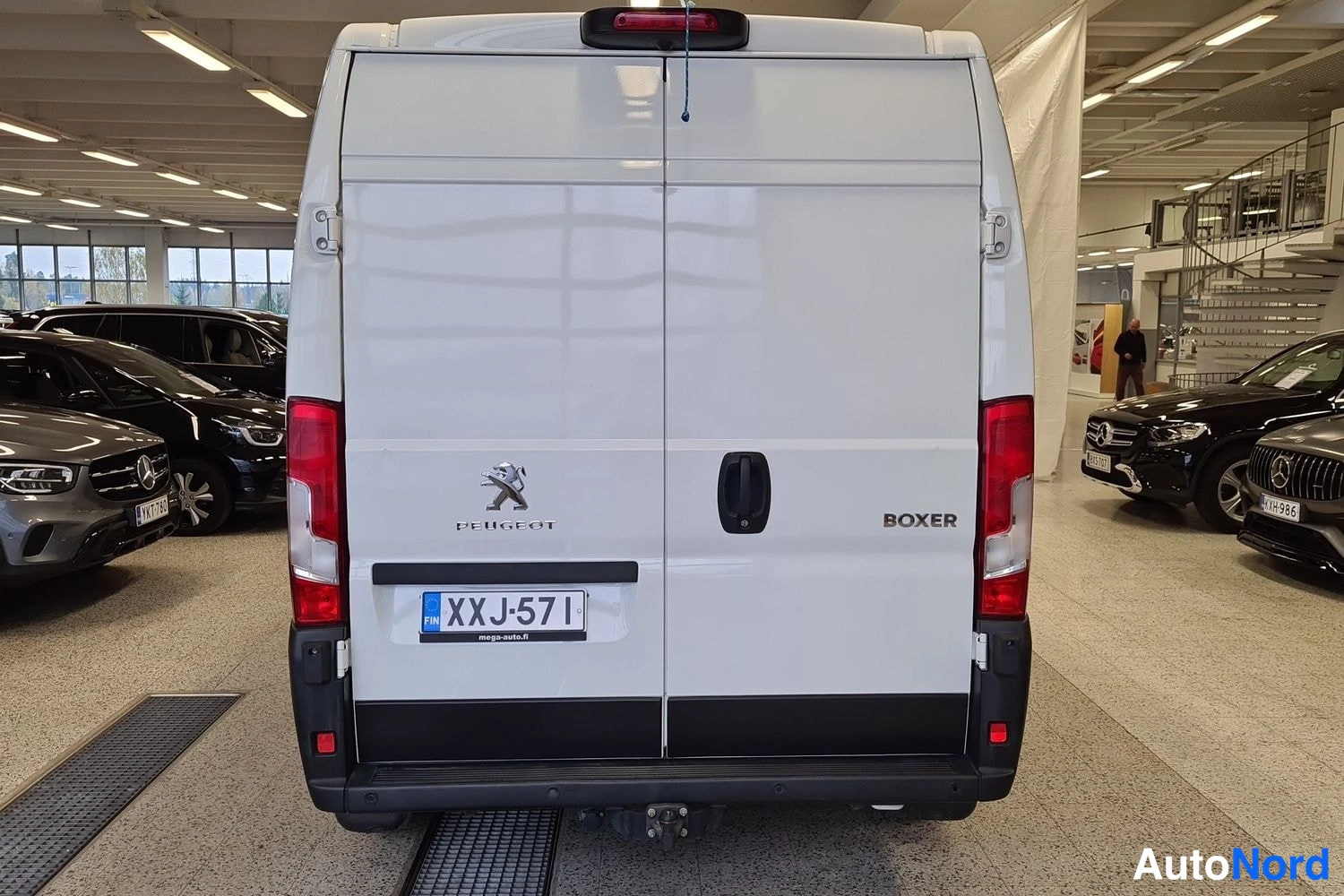 Valkoinen Peugeot Boxer 2021, takaa, kuva 7