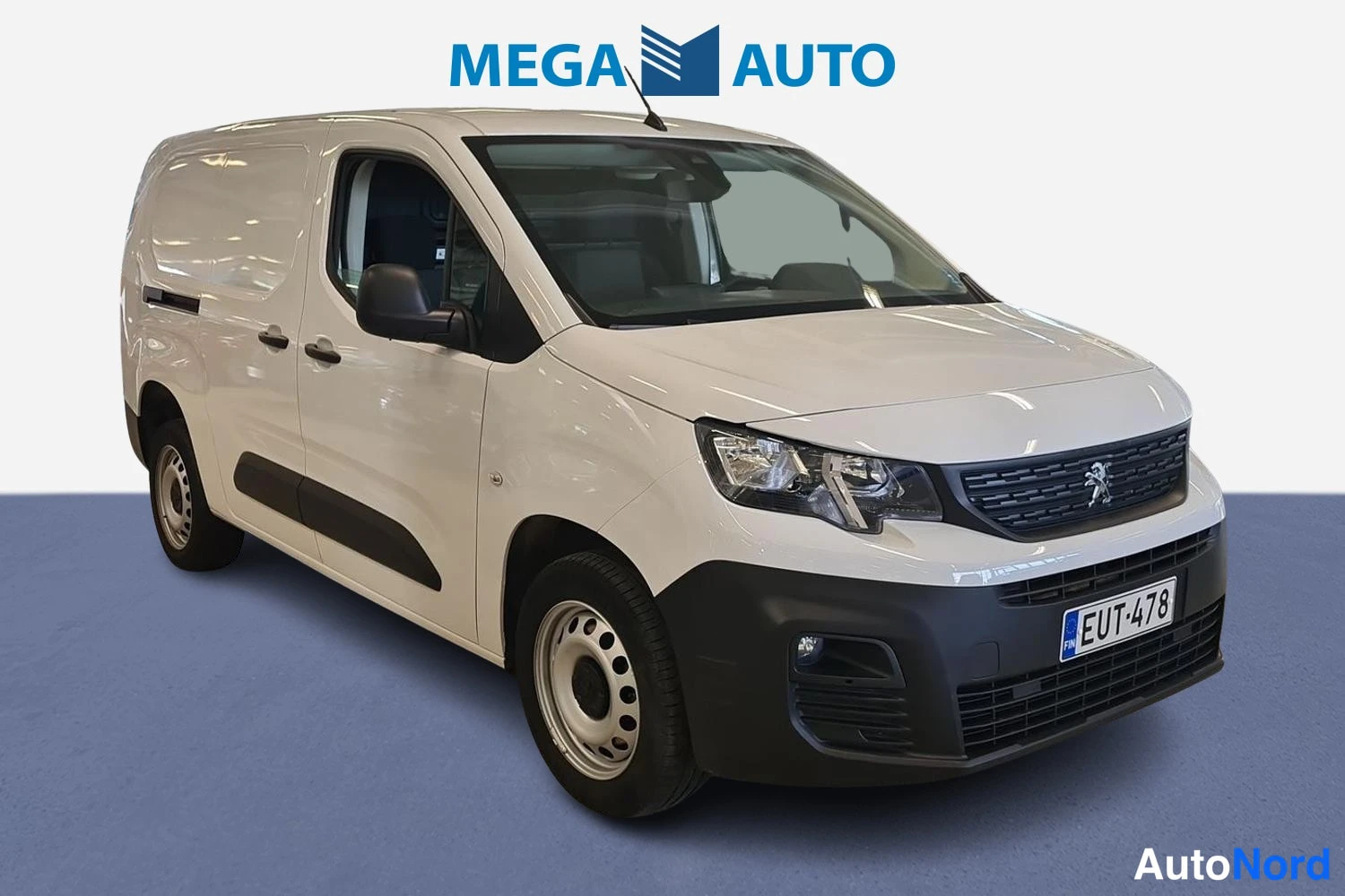 Valkoinen Peugeot Partner 2023, etuviisto, keula oikealle, kuva 4