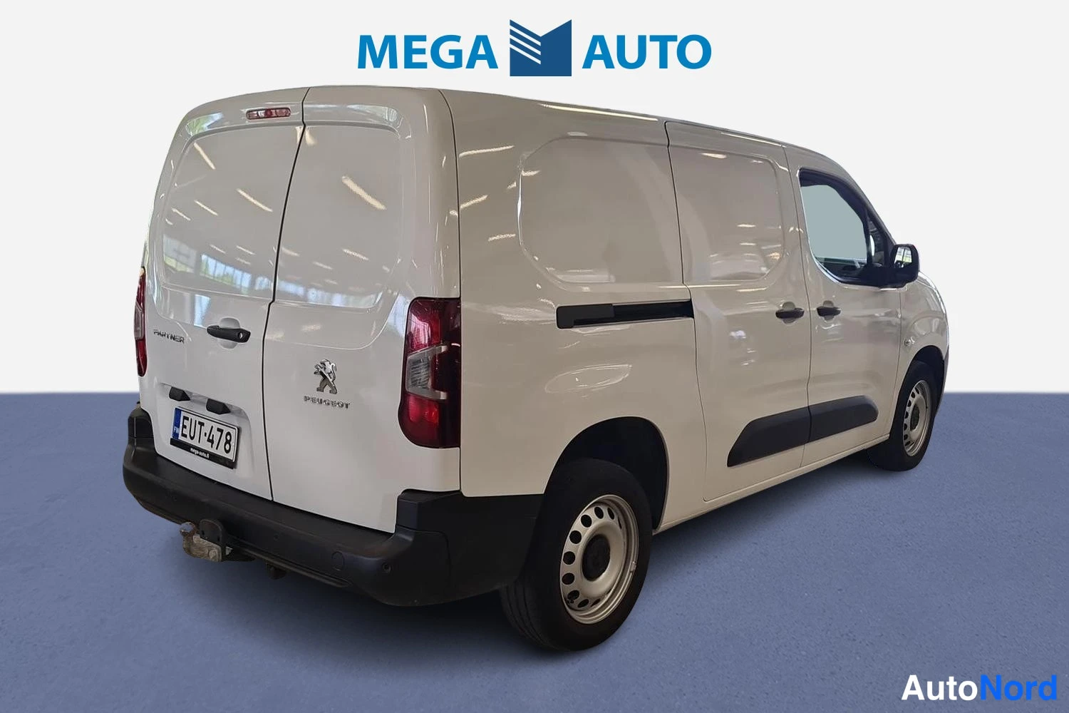 Valkoinen Peugeot Partner 2023, takaviisto, kuva 10