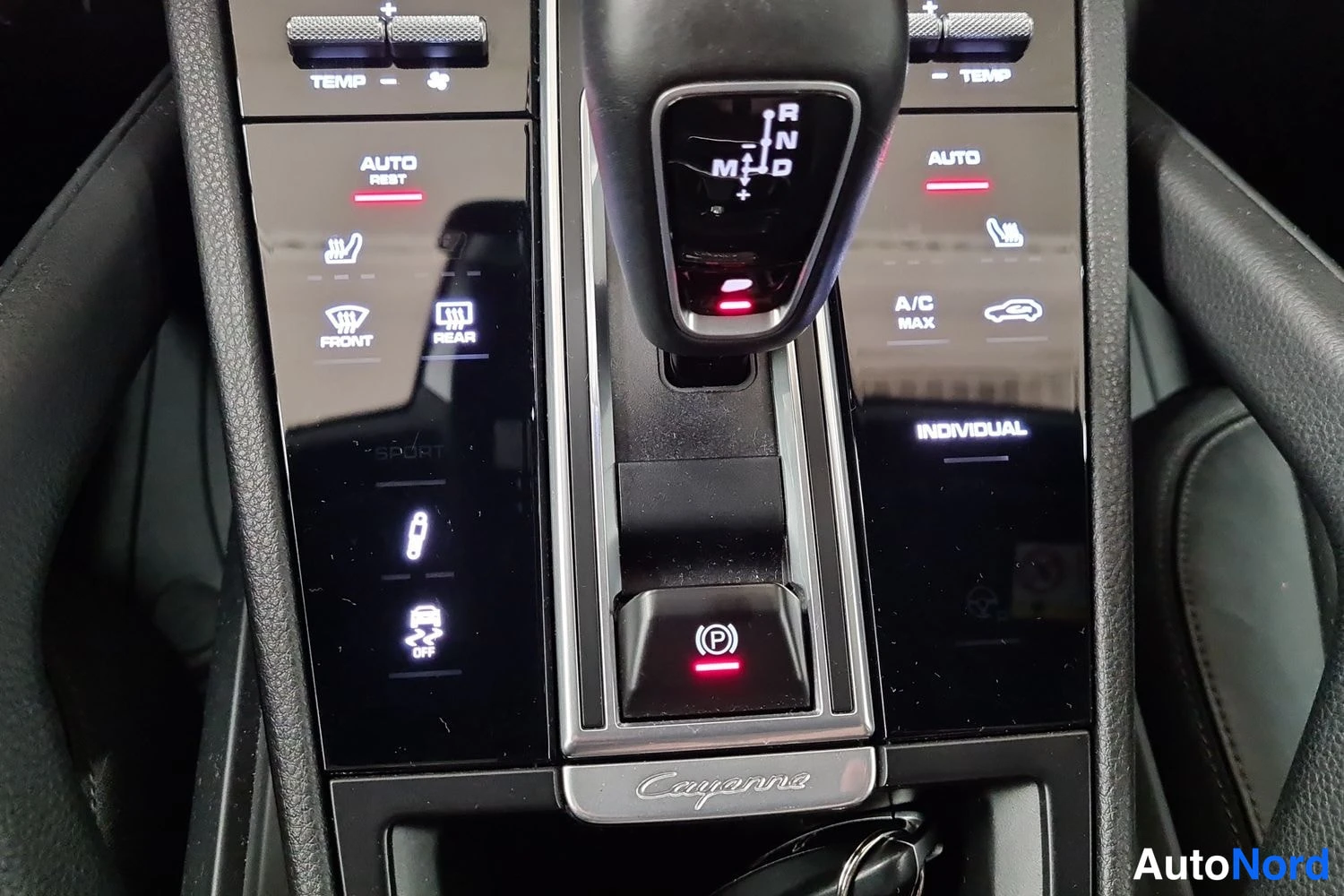 Harmaa Porsche Cayenne 2019, kuva 19
