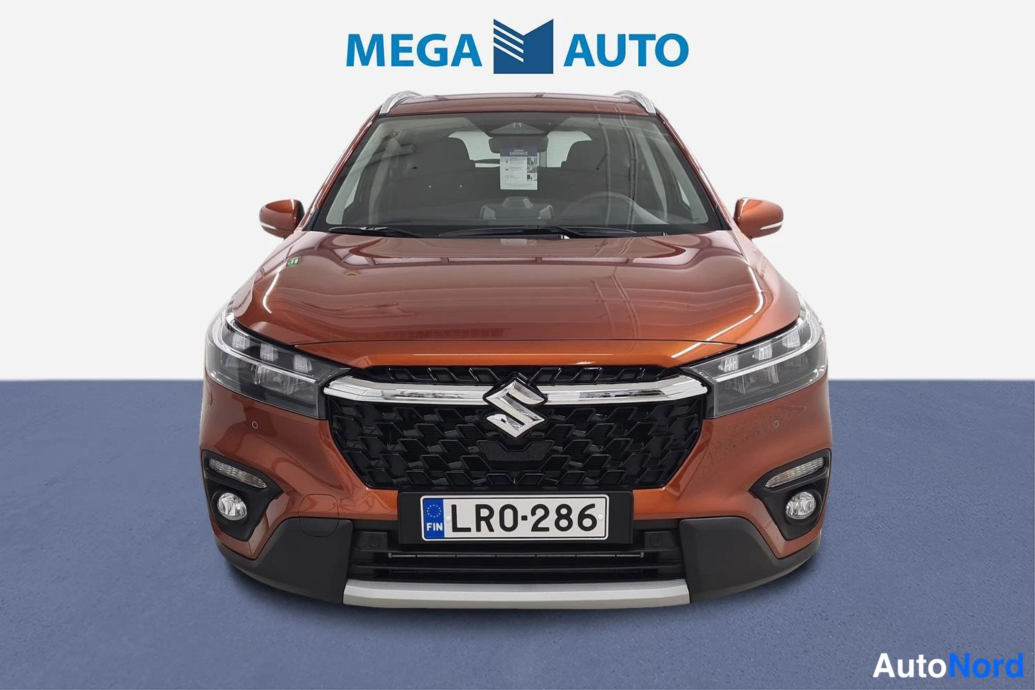Beige Suzuki S-cross 2026, edestä, kuva 2