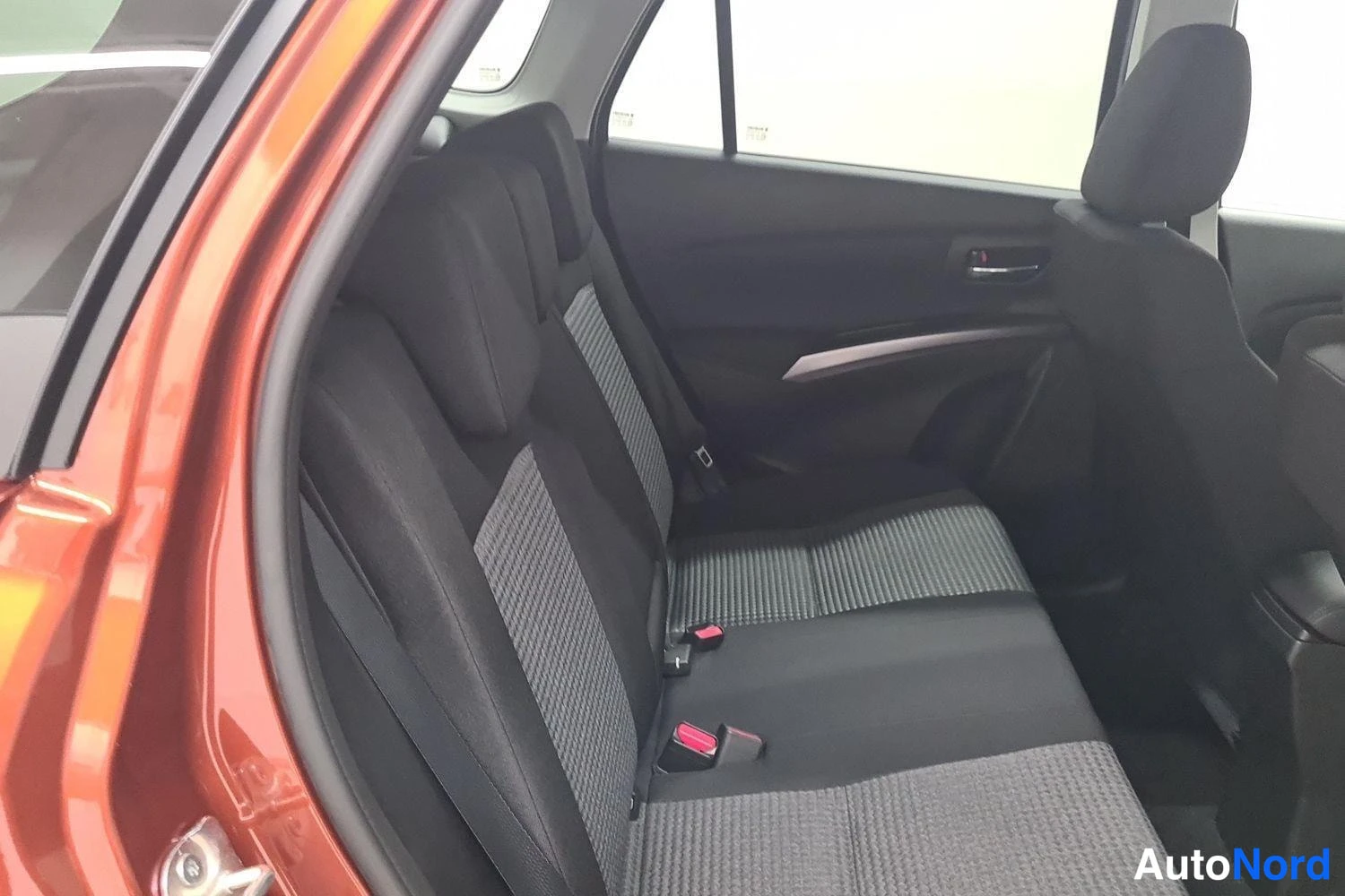 Beige Suzuki S-cross 2026, kuva 12