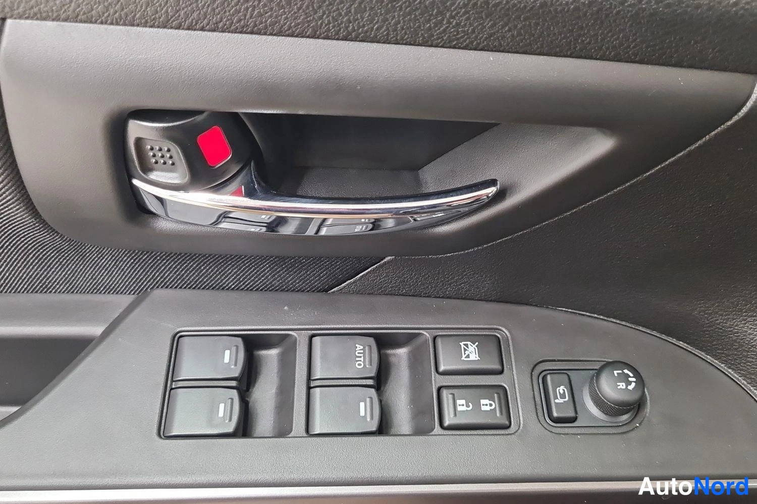Beige Suzuki S-cross 2026, kuva 14