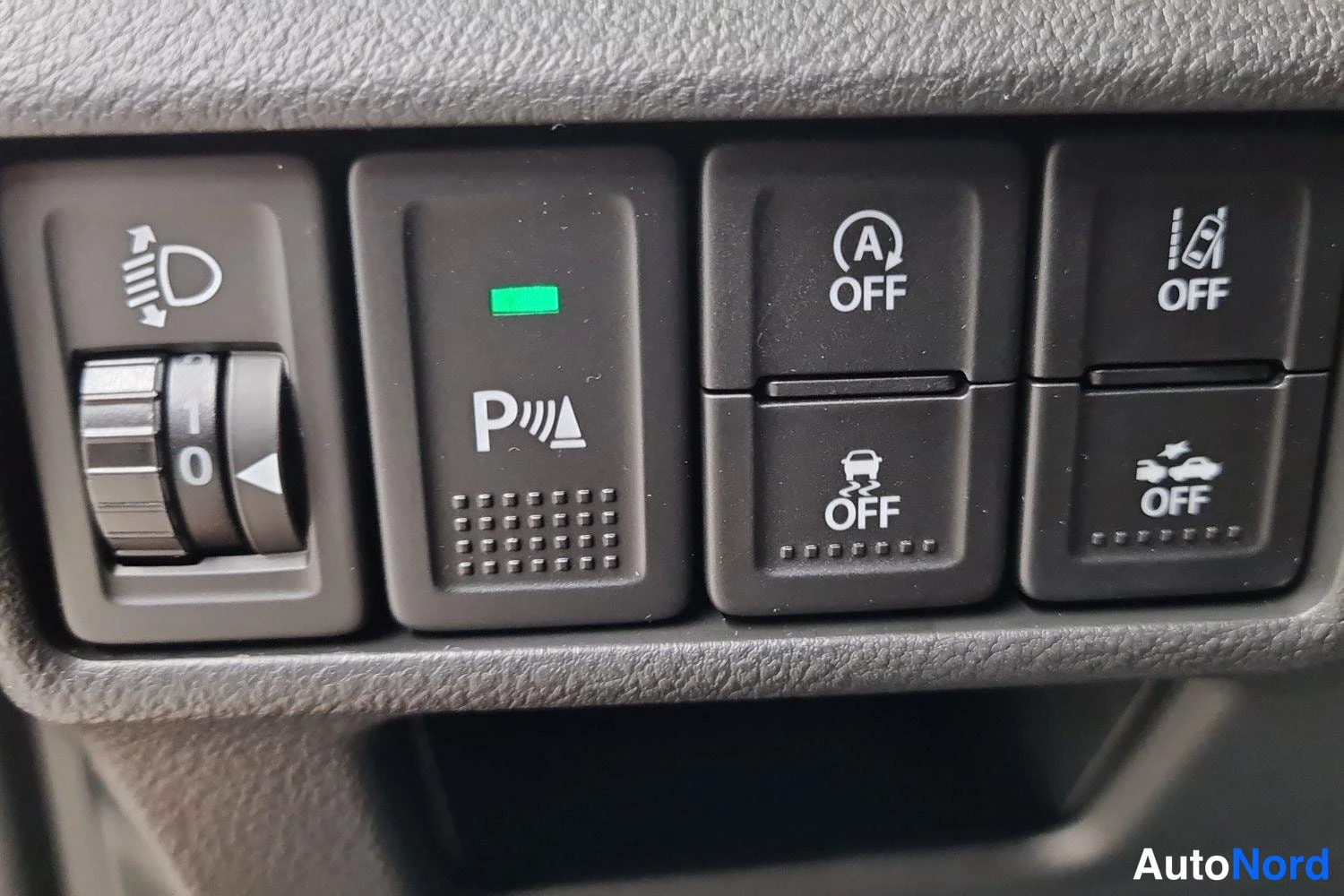 Beige Suzuki S-cross 2026, kuva 15