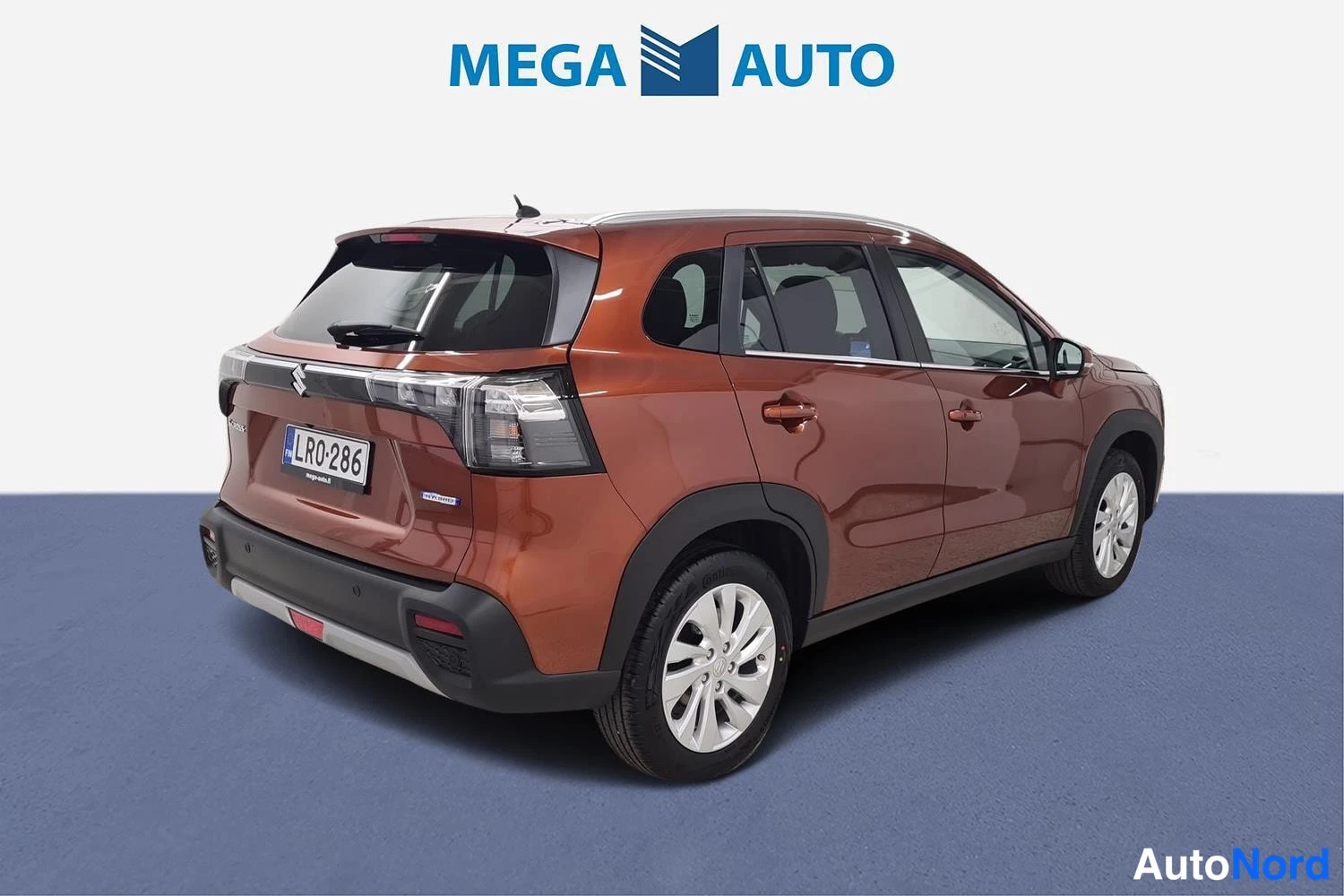 Beige Suzuki S-cross 2026, takaviisto, kuva 4