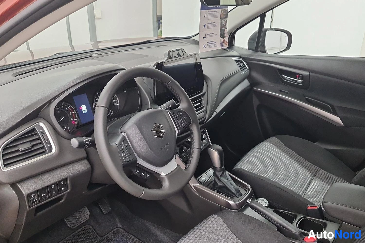Beige Suzuki S-cross 2026, kuva 7
