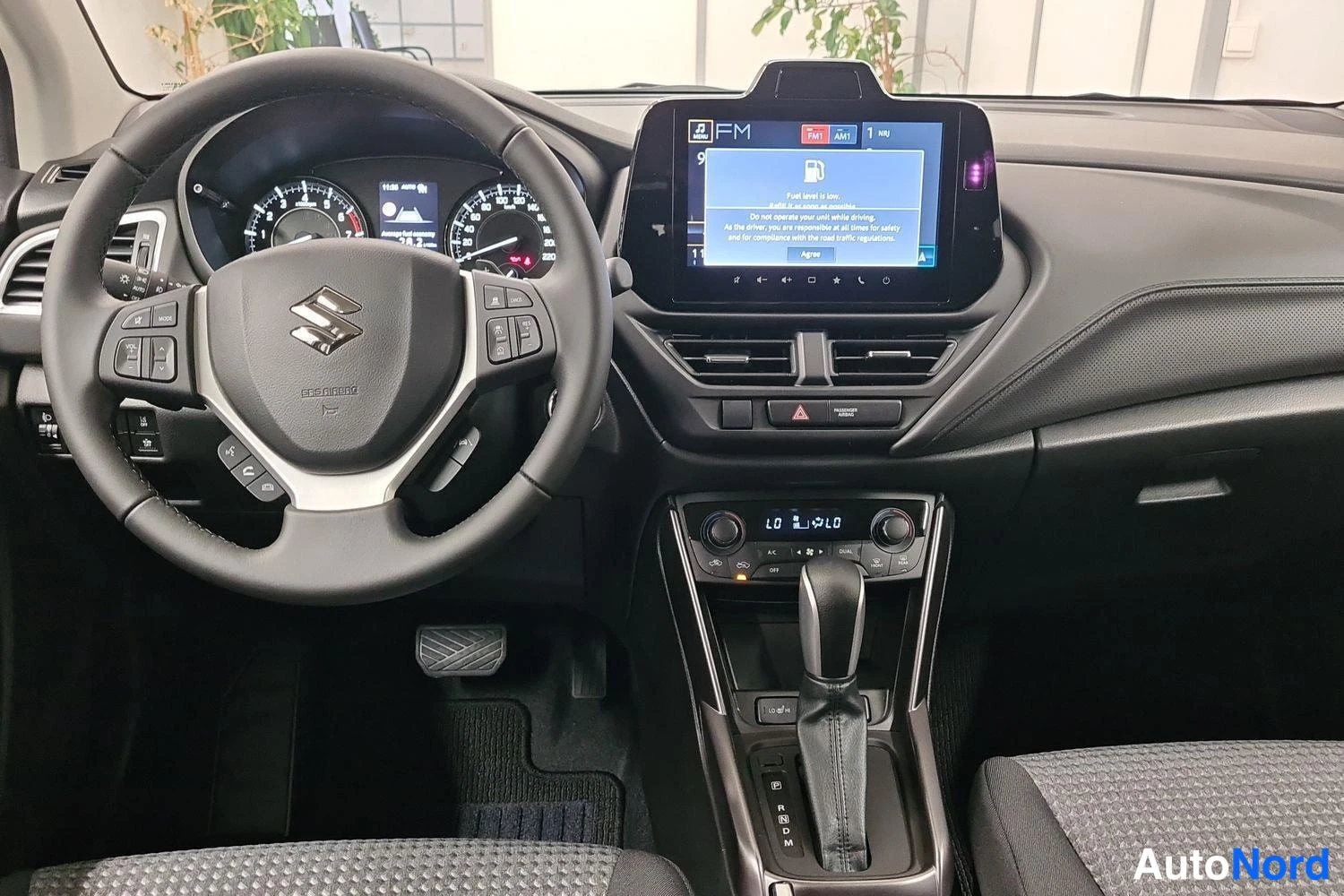 Beige Suzuki S-cross 2026, kuva 8