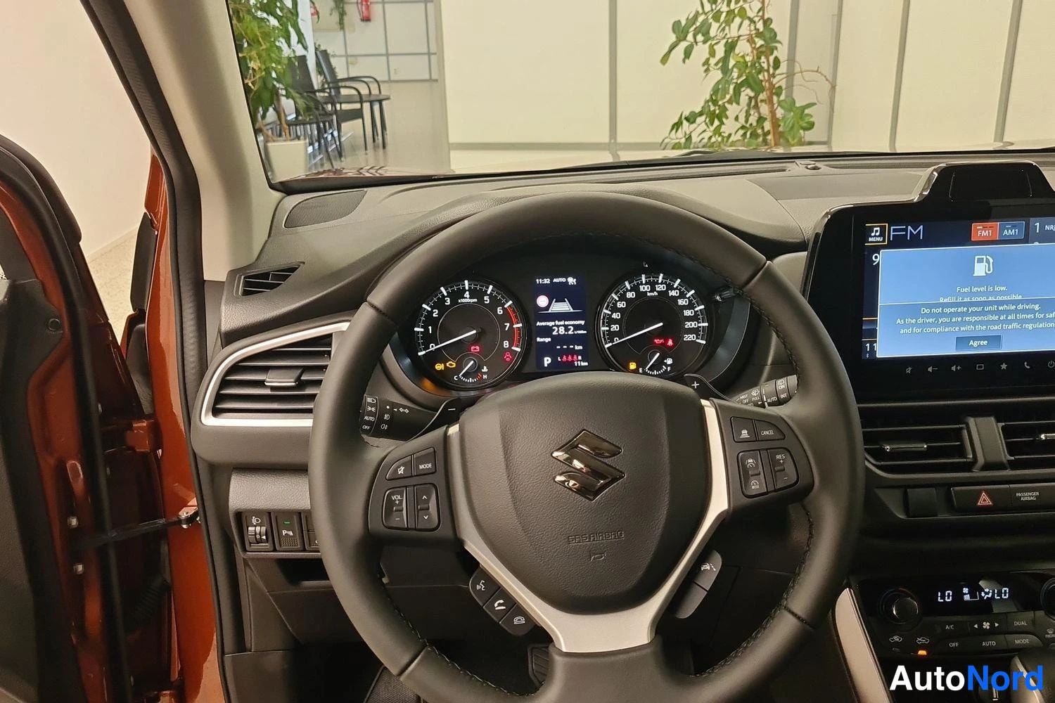 Beige Suzuki S-cross 2026, kuva 9