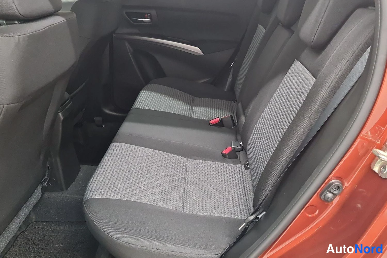 Beige Suzuki S-cross 2026, kuva 11