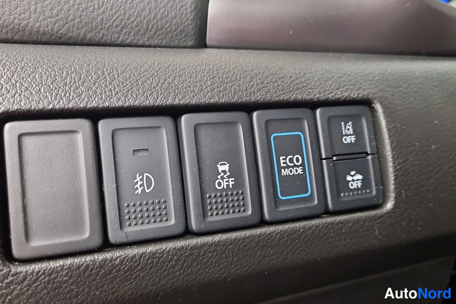 Punainen Suzuki Vitara 2022, kuva 14