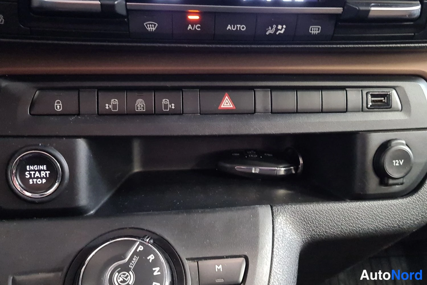 Oranssi Toyota Proace Verso 2021, kuva 20