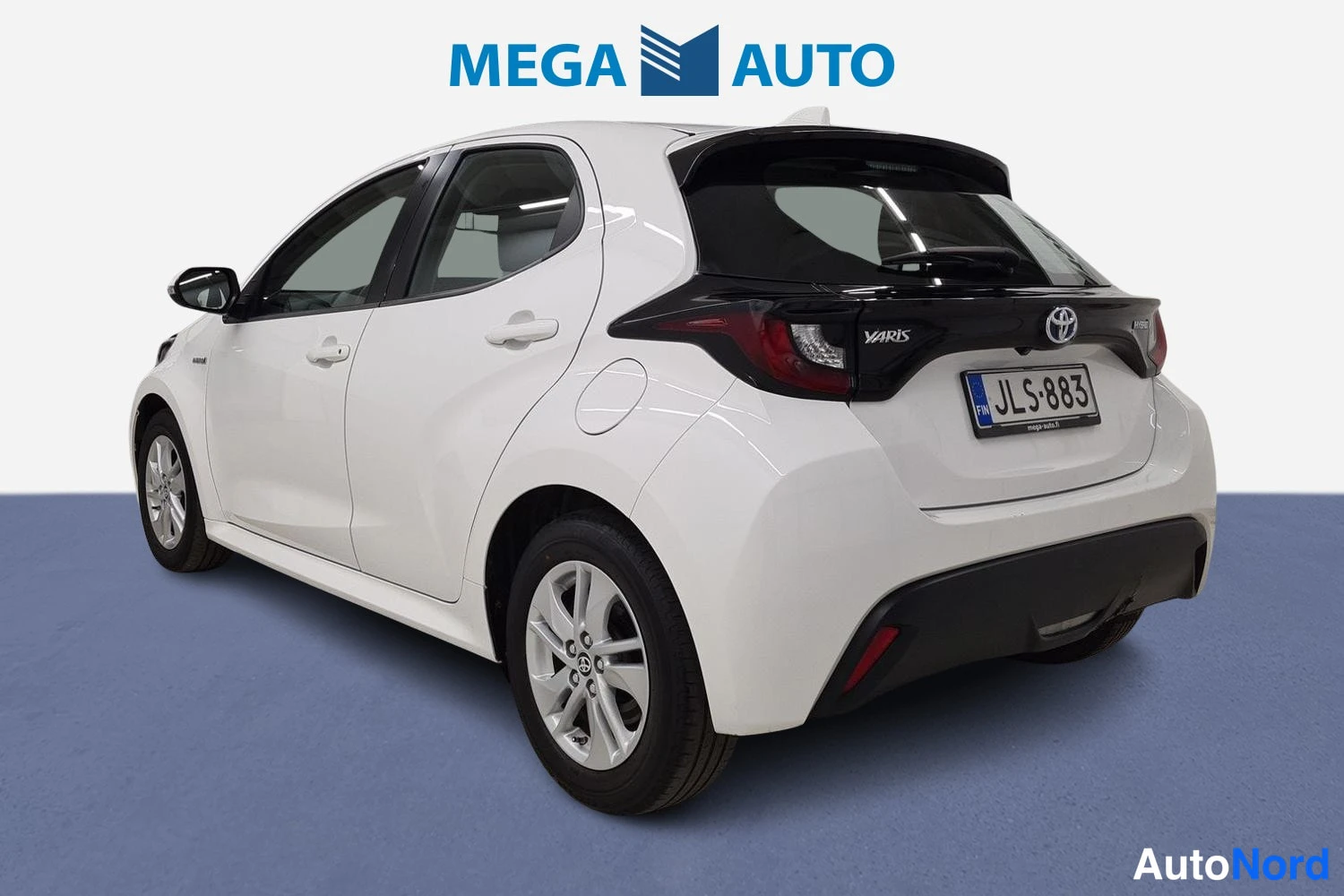 Valkoinen Toyota Yaris 2020, takaviisto, kuva 4