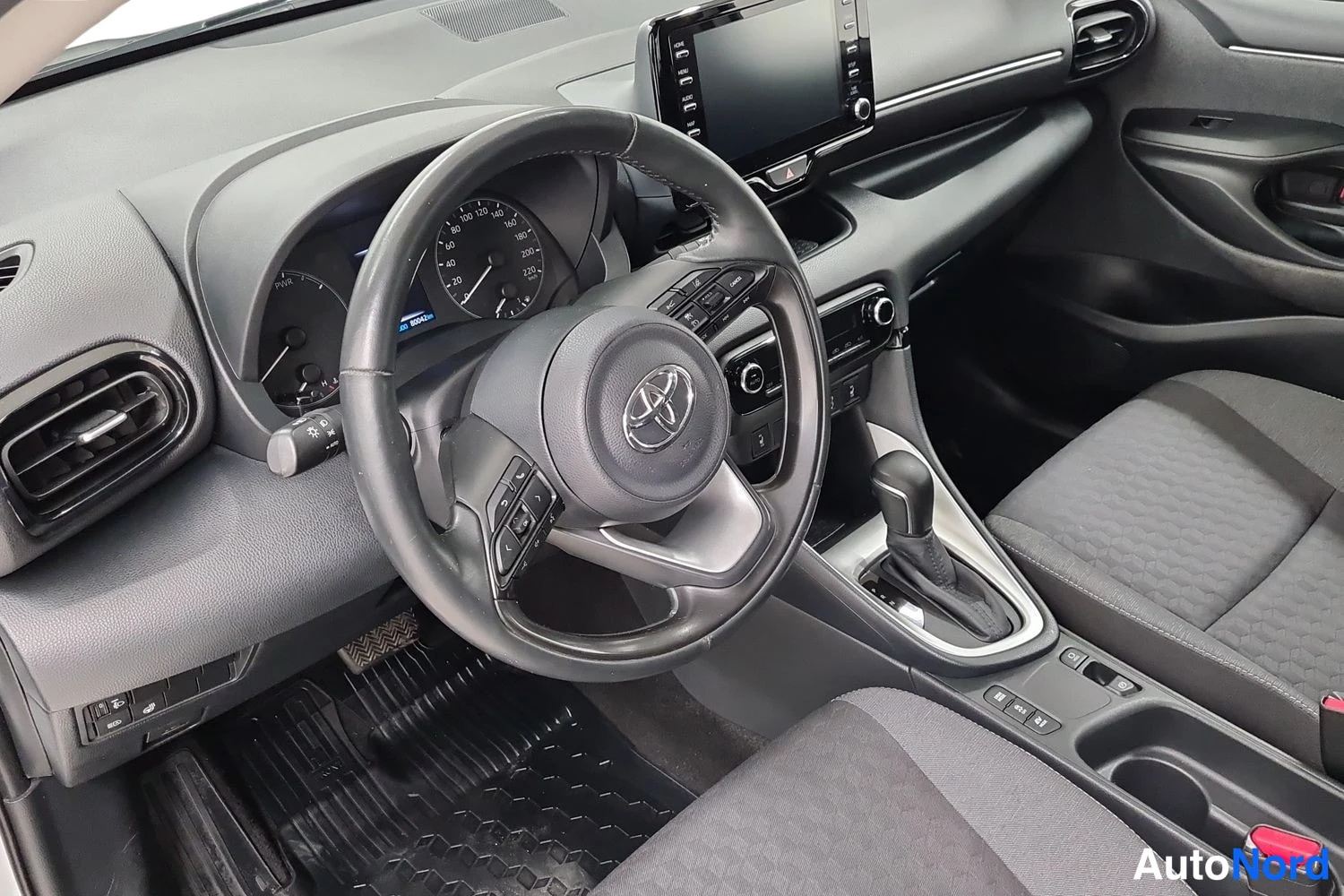 Valkoinen Toyota Yaris 2020, kuva 7