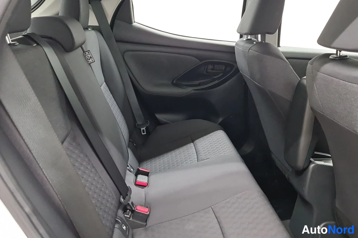 Valkoinen Toyota Yaris 2020, kuva 10