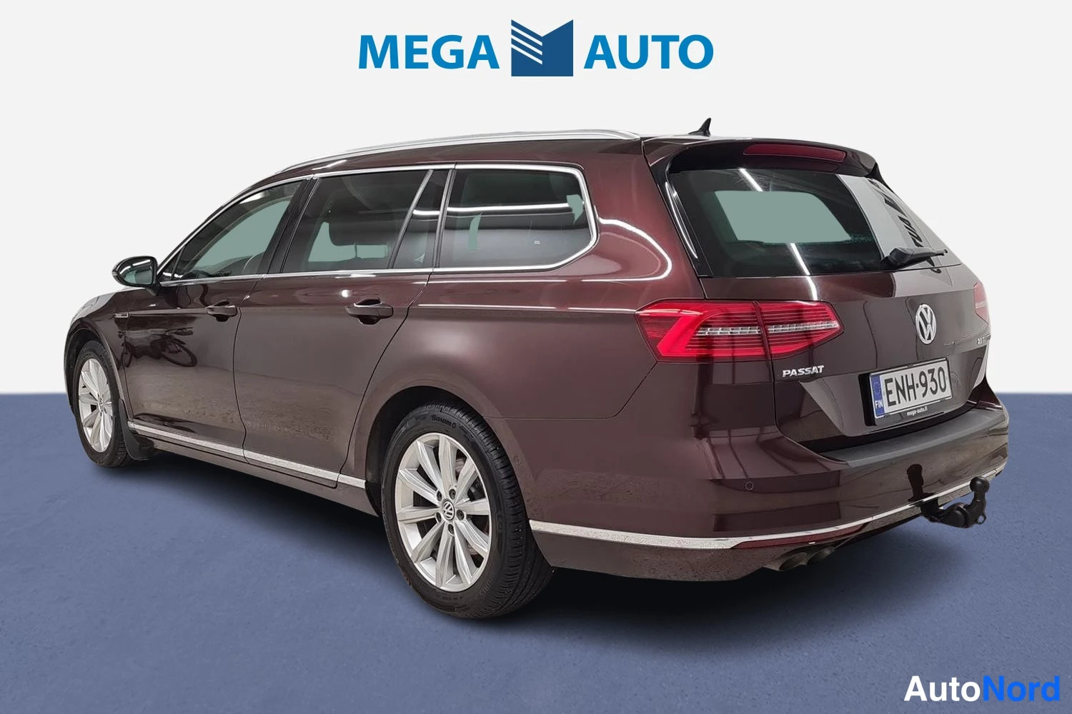 Punainen Volkswagen Passat Variant 2015, takaviisto, kuva 3