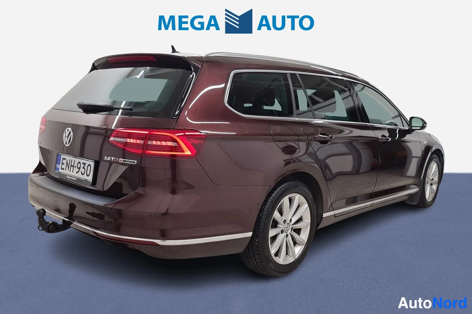 Punainen Volkswagen Passat Variant 2015, takaviisto, kuva 4