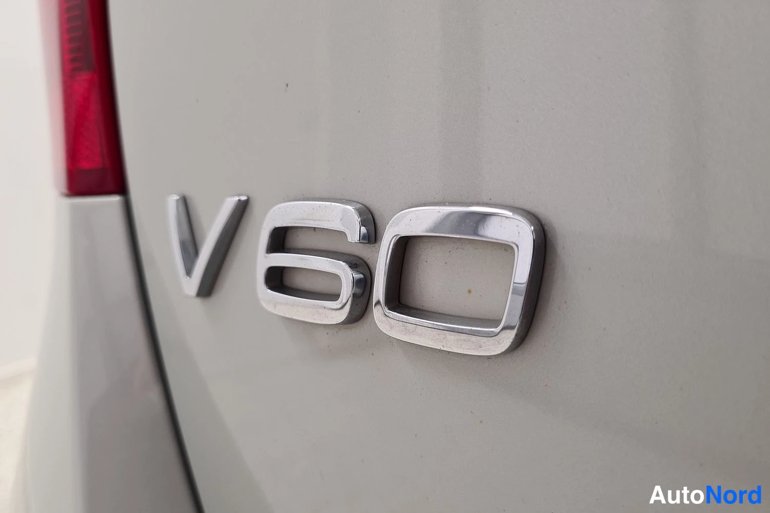 Valkoinen Volvo V60 2011, kuva 21