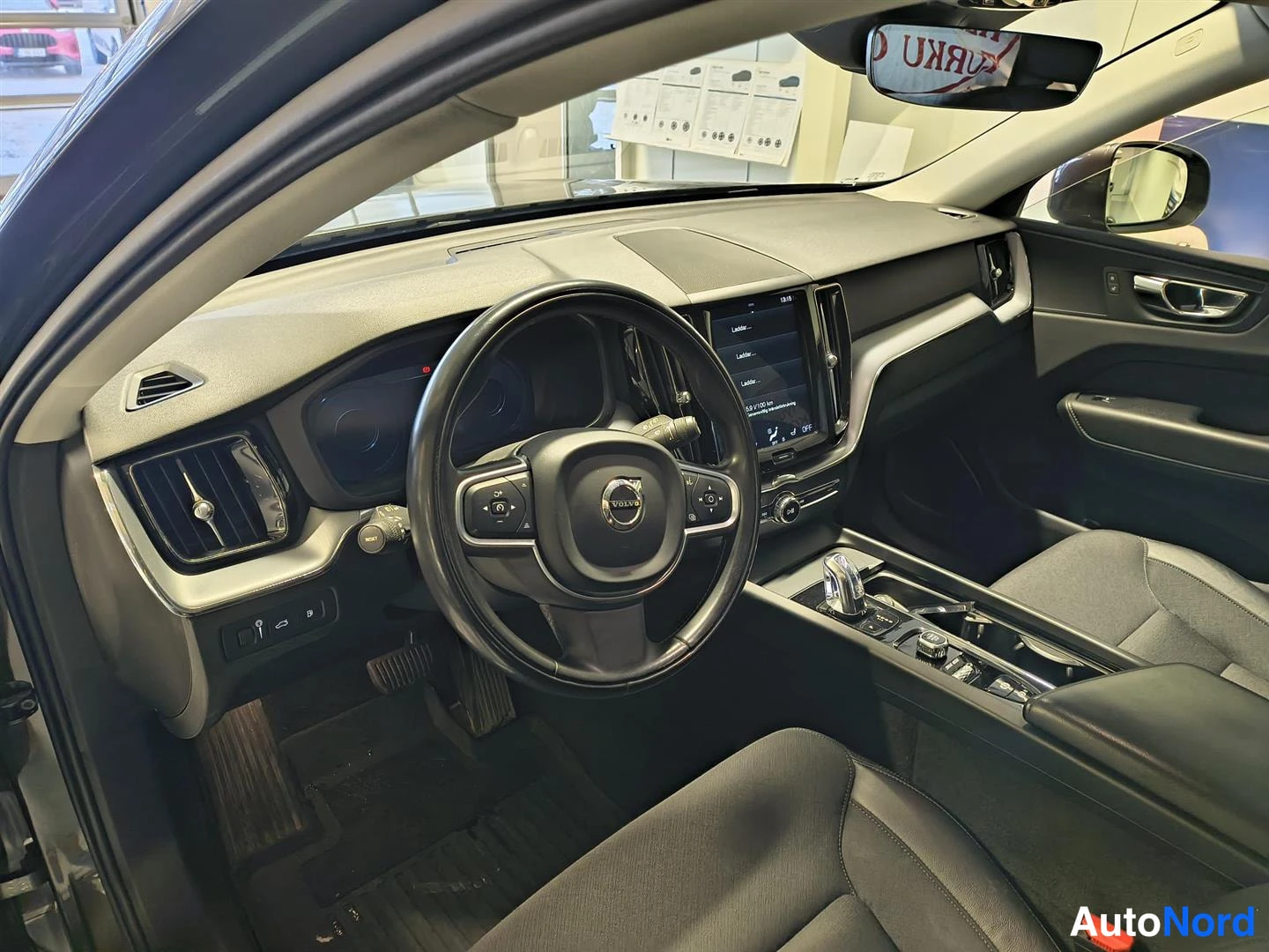 Harmaa Volvo XC60 2018, kuva 10