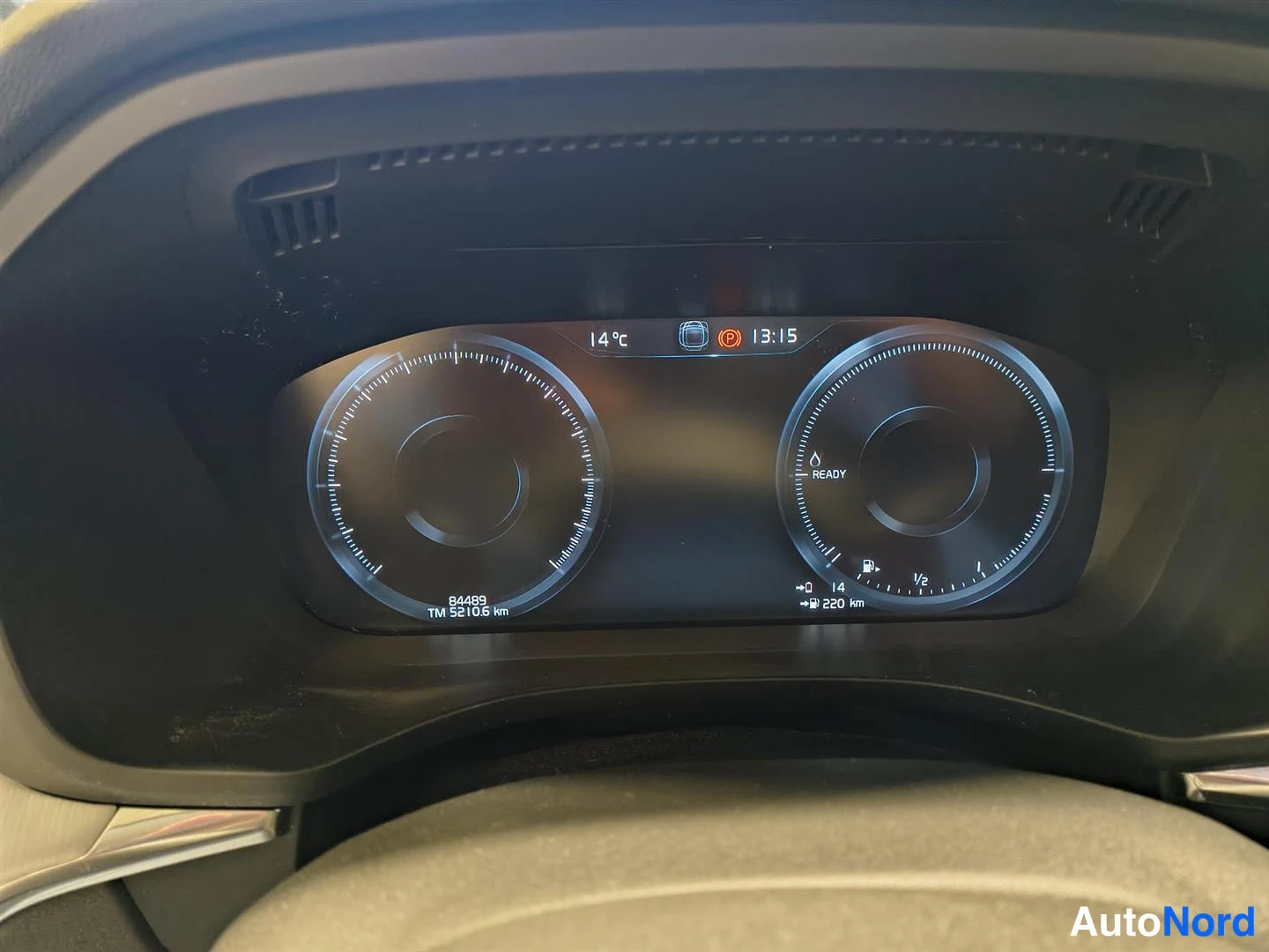 Harmaa Volvo XC60 2018, kuva 11