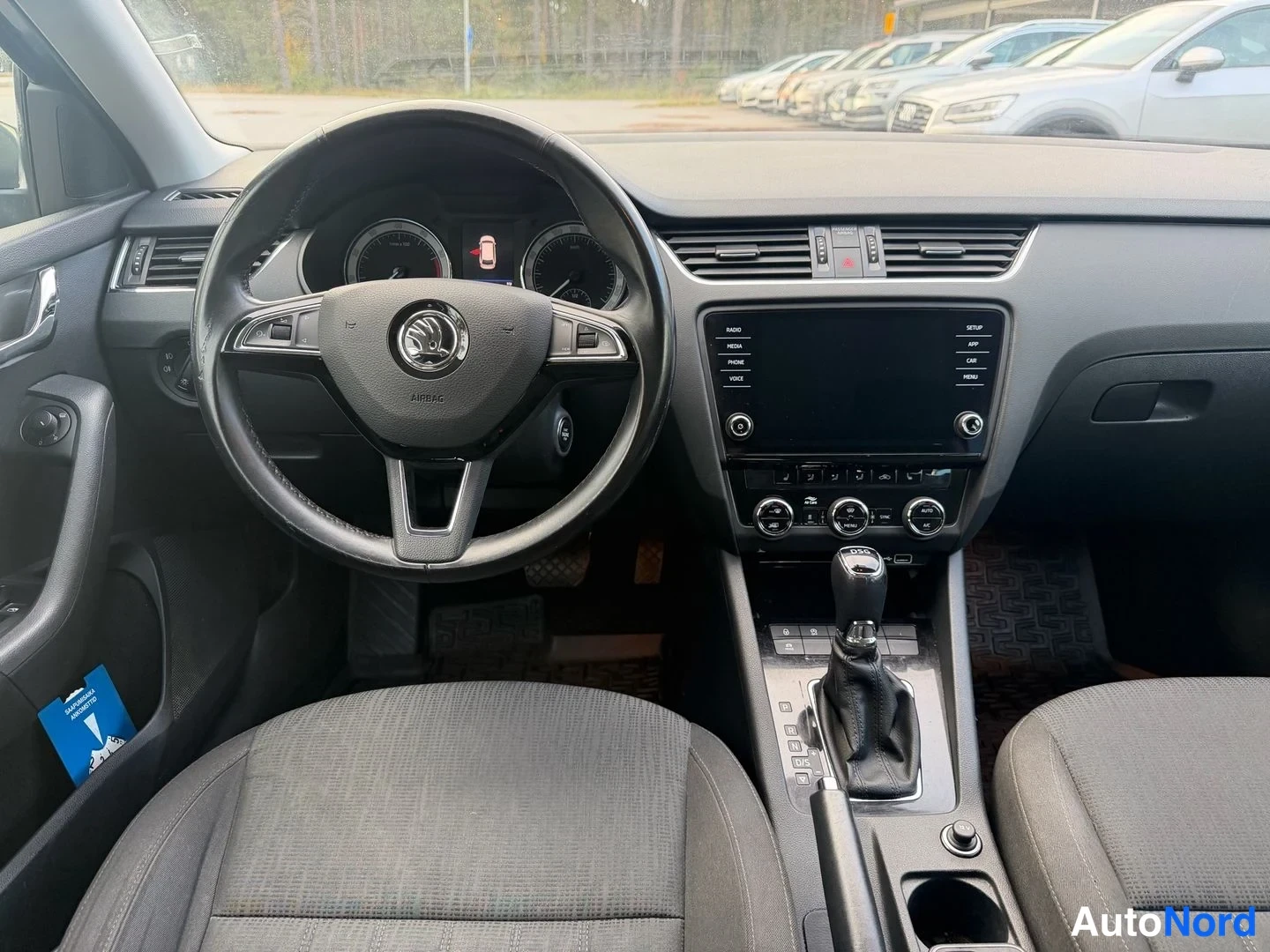 Harmaa Skoda Octavia 2019, yksityiskohta, kuva 7