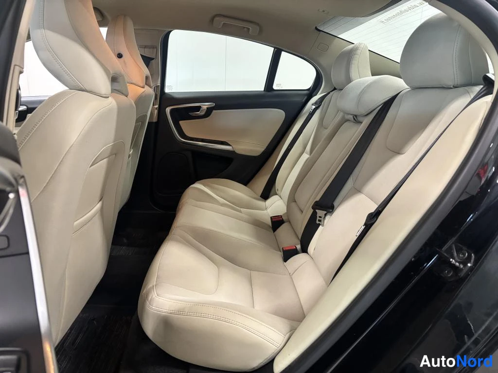 Musta Volvo S60 2012, kuva 11