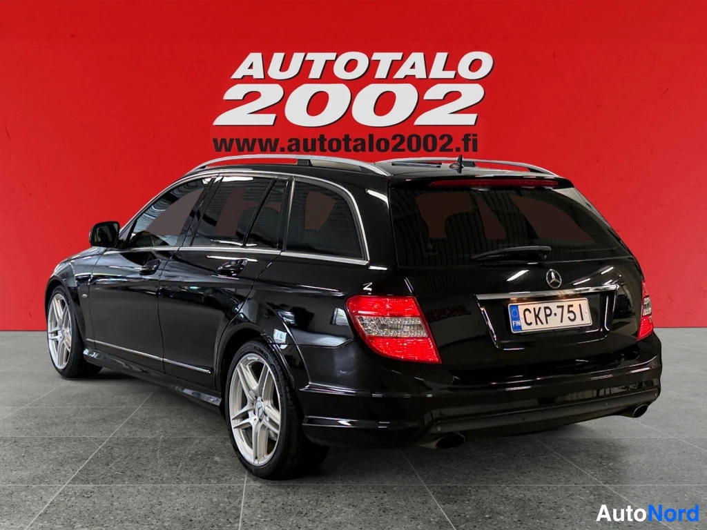 Musta Mercedes-Benz C 2008, takaviisto, kuva 7