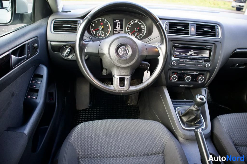 Hopea Volkswagen Jetta 2012, kuva 12