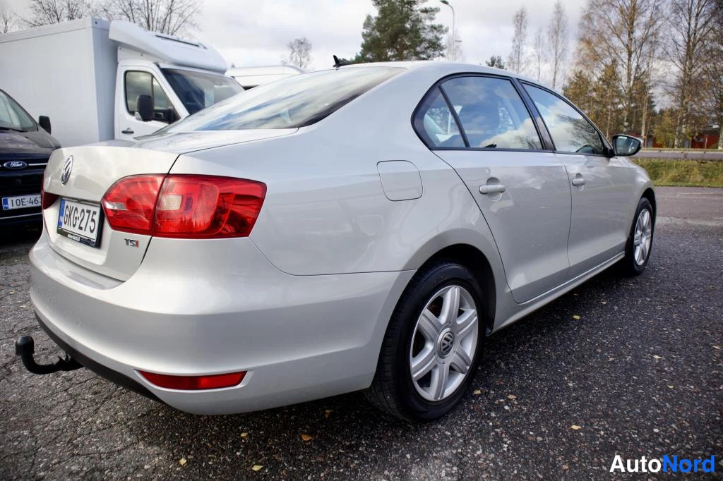 Hopea Volkswagen Jetta 2012, takaviisto, kuva 8