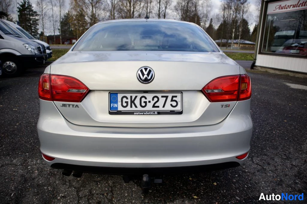 Hopea Volkswagen Jetta 2012, takaa, kuva 9