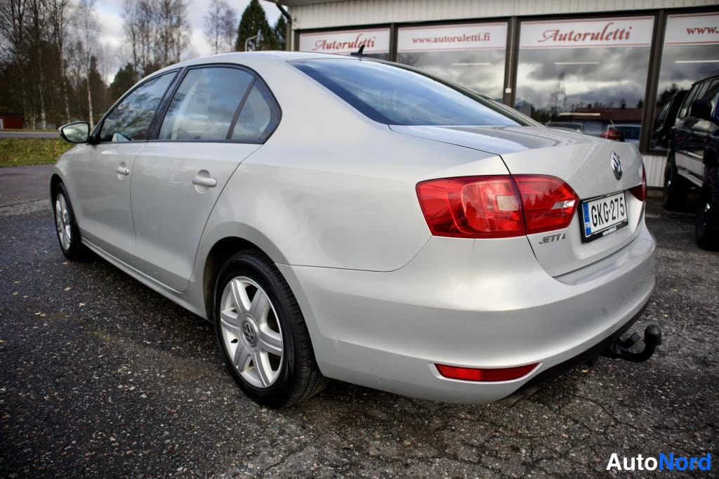 Hopea Volkswagen Jetta 2012, takaviisto, kuva 7