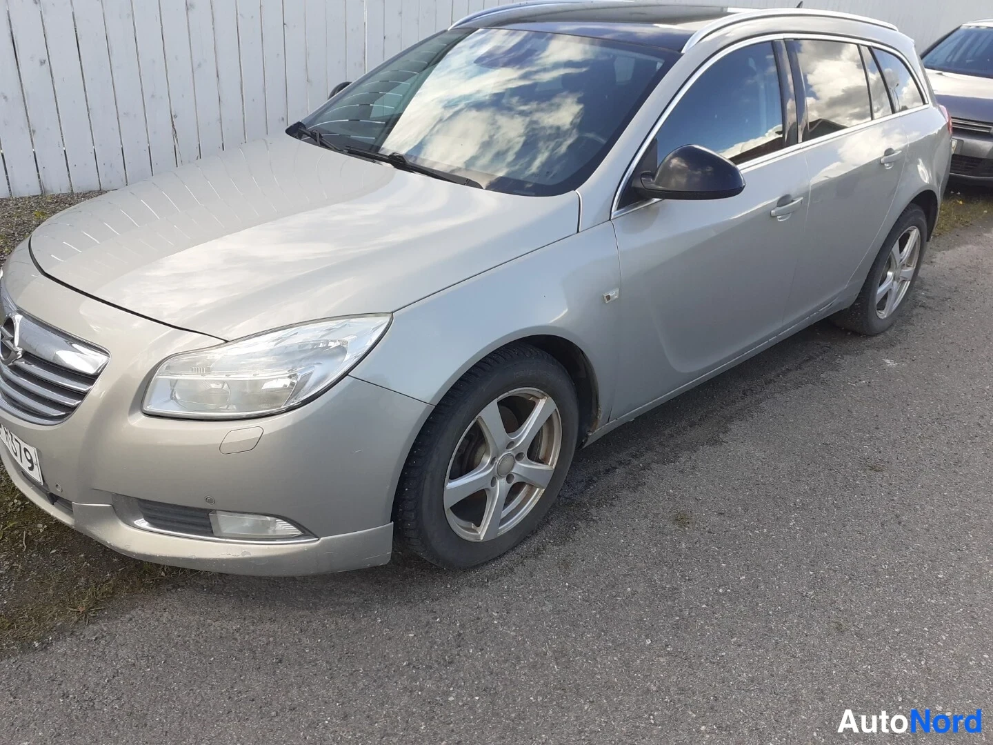 Harmaa Opel Insignia Sports Tourer 2010, kuva 2