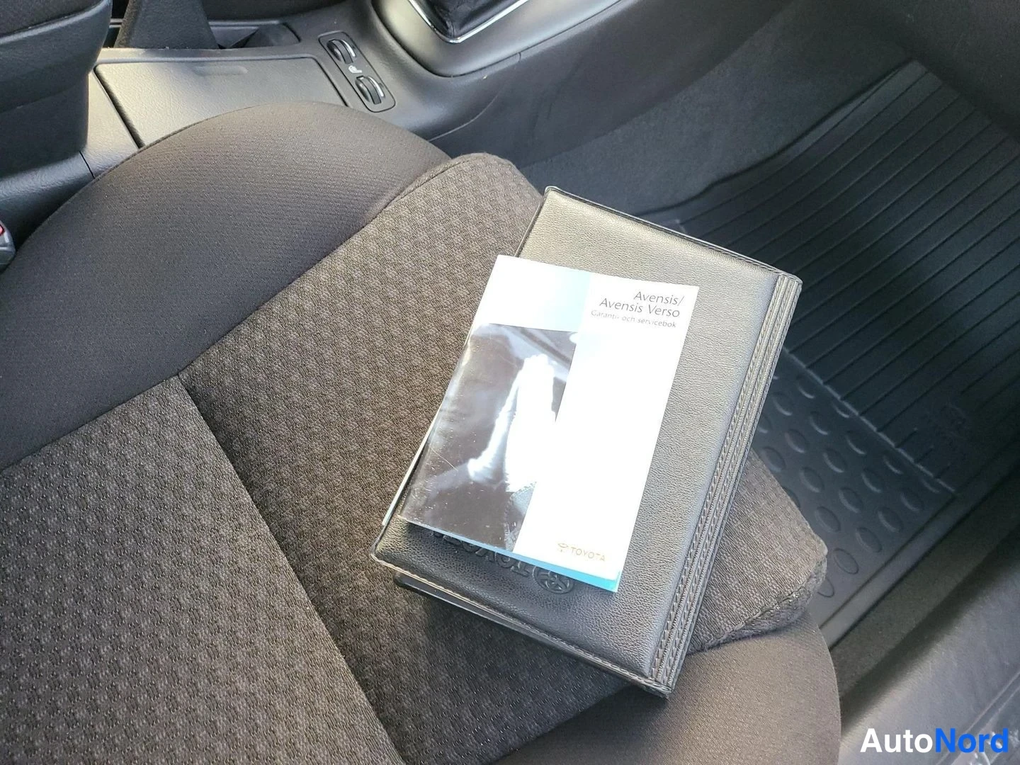 Vihreä Toyota Avensis 2004, kuva 23