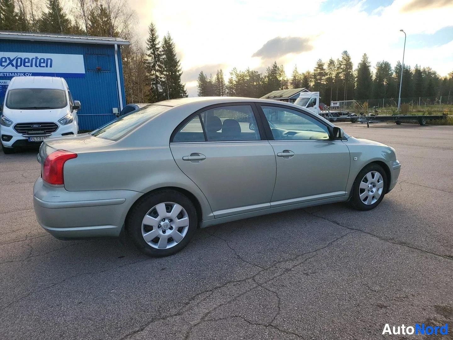 Vihreä Toyota Avensis 2004, takaviisto, kuva 11