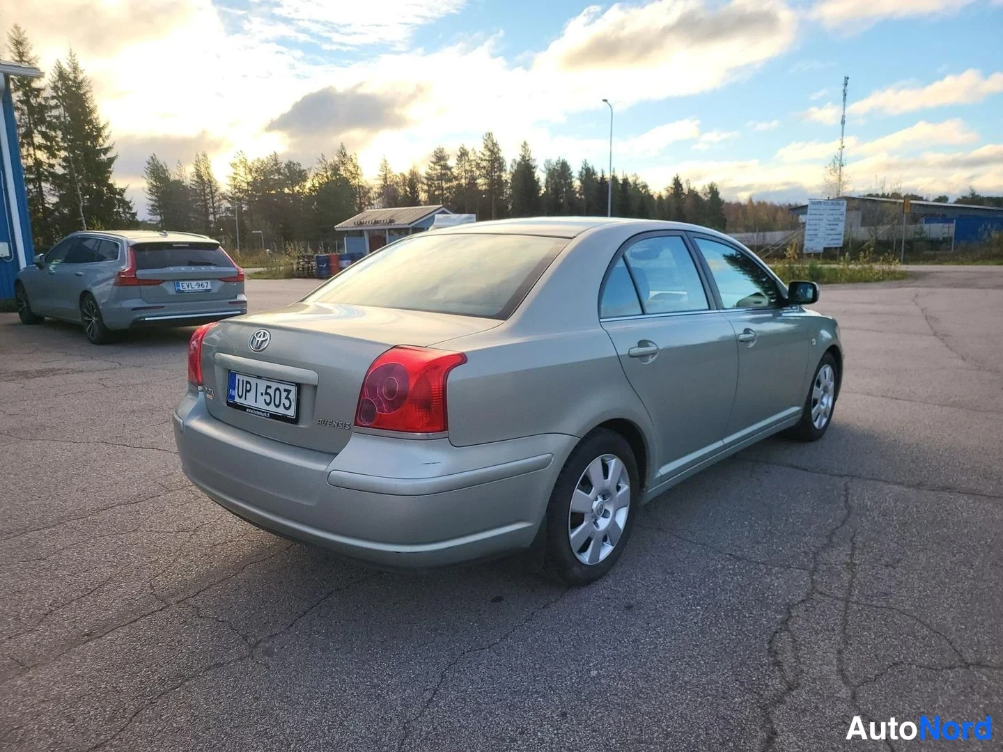 Vihreä Toyota Avensis 2004, takaviisto, kuva 13