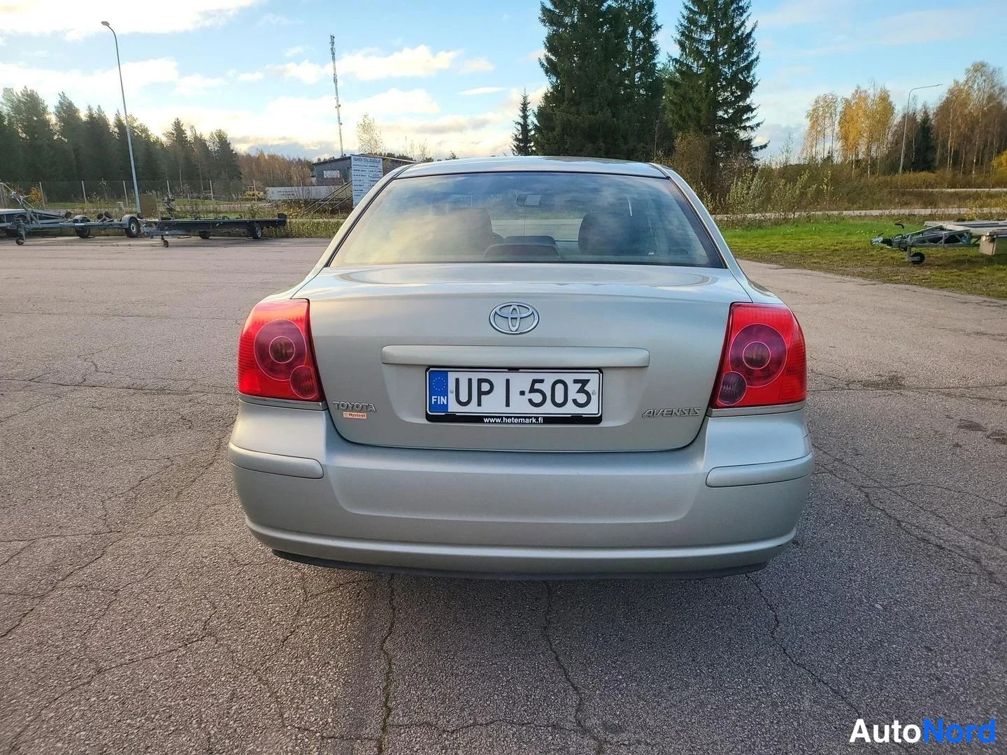 Vihreä Toyota Avensis 2004, takaa, kuva 16