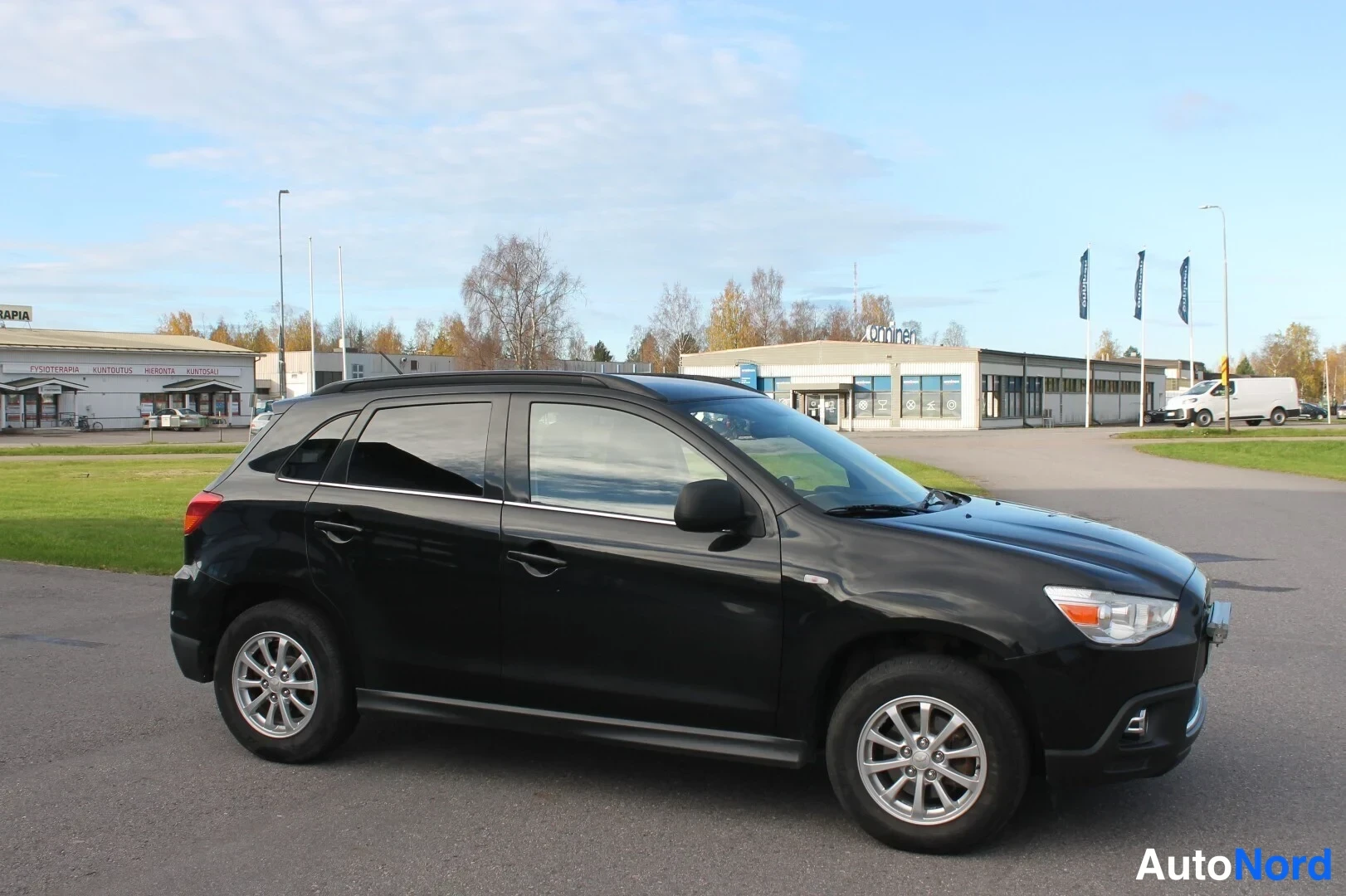 Musta Mitsubishi ASX 2012, etuviisto, keula oikealle, kuva 7