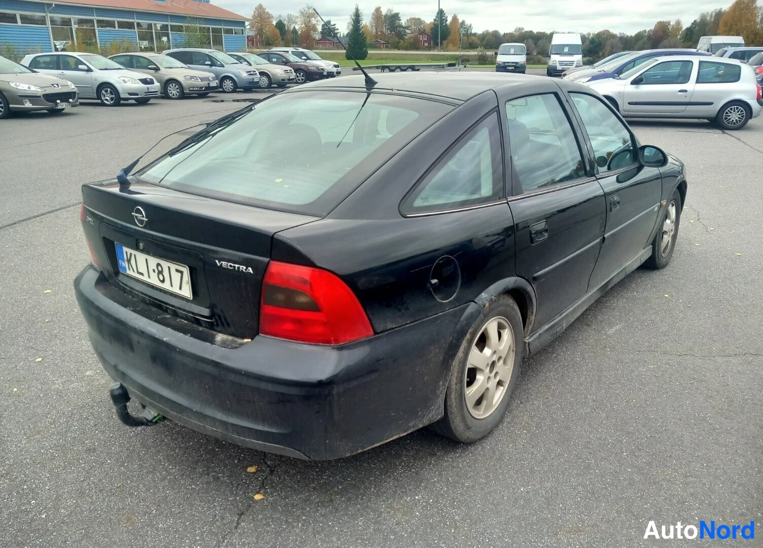 Musta Opel Vectra 2001, takaviisto, kuva 3