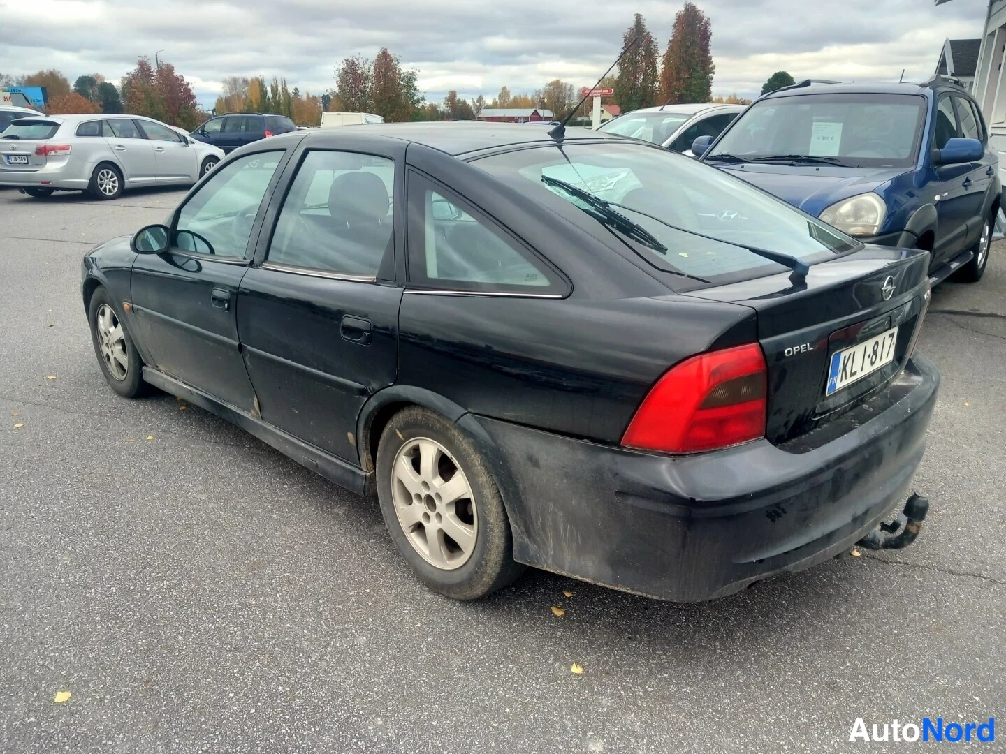 Musta Opel Vectra 2001, takaviisto, kuva 4