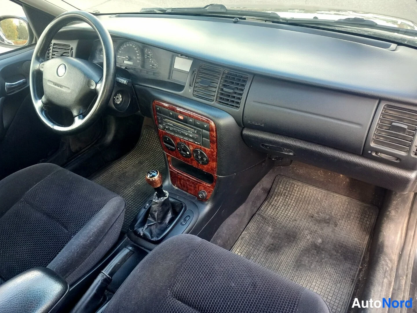 Musta Opel Vectra 2001, kuva 10