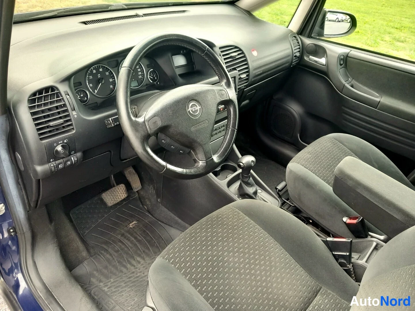 Sininen Opel Zafira 2003, kuva 18
