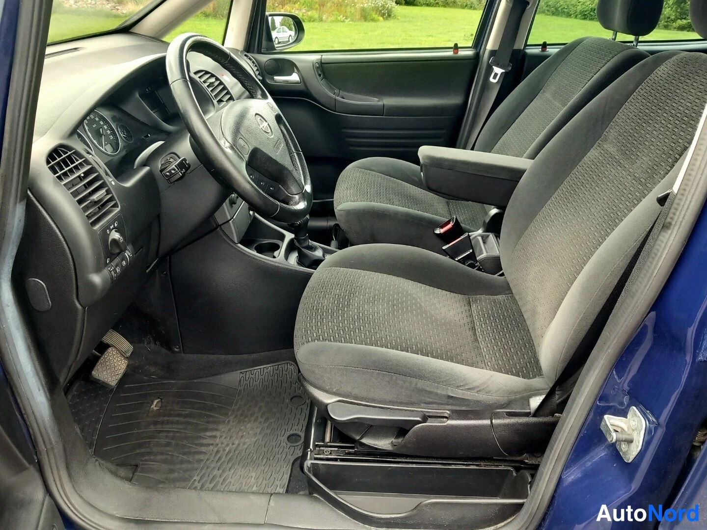 Sininen Opel Zafira 2003, kuva 14