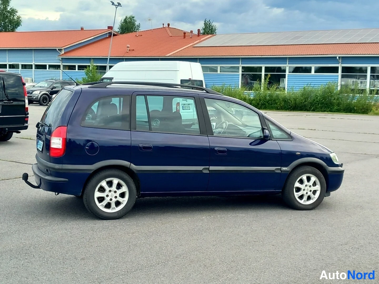 Sininen Opel Zafira 2003, takaviisto, kuva 9