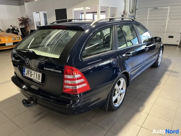 Sininen Mercedes-Benz C 180 2003, takaviisto, kuva 5