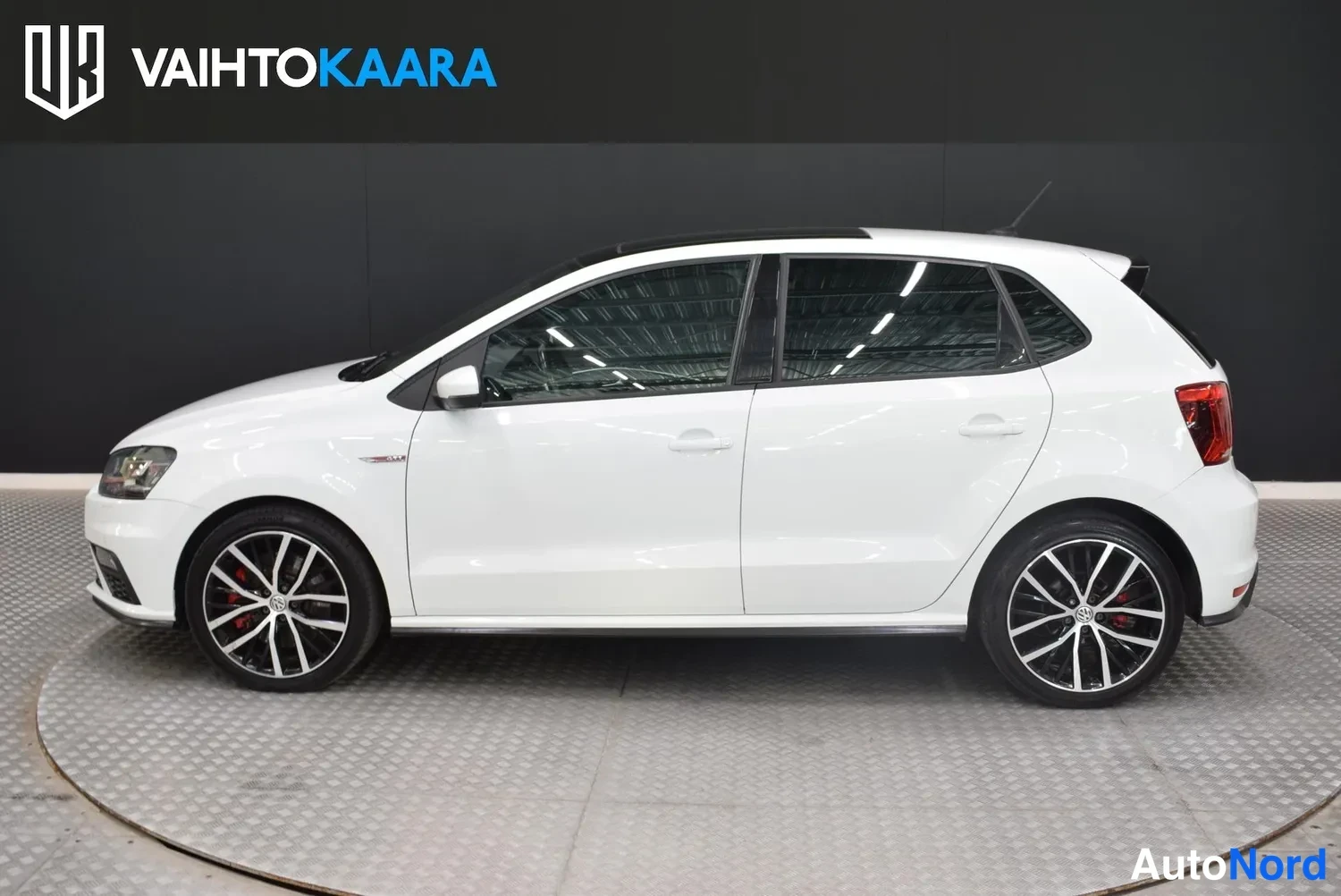 Valkoinen Volkswagen Polo GTI 2017, etuviisto, keula vasemmalle, kuva 2