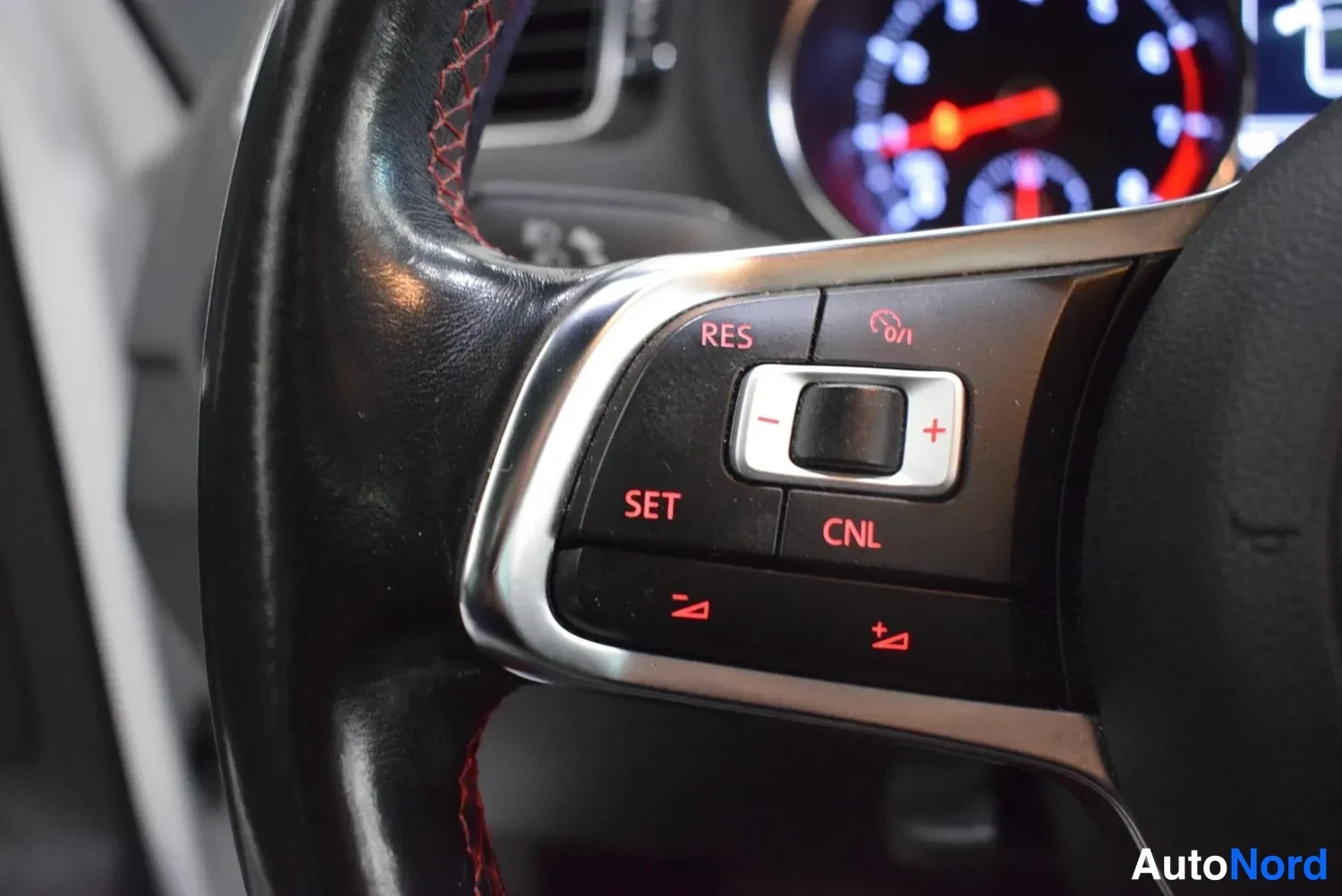 Valkoinen Volkswagen Polo GTI 2017, kuva 15