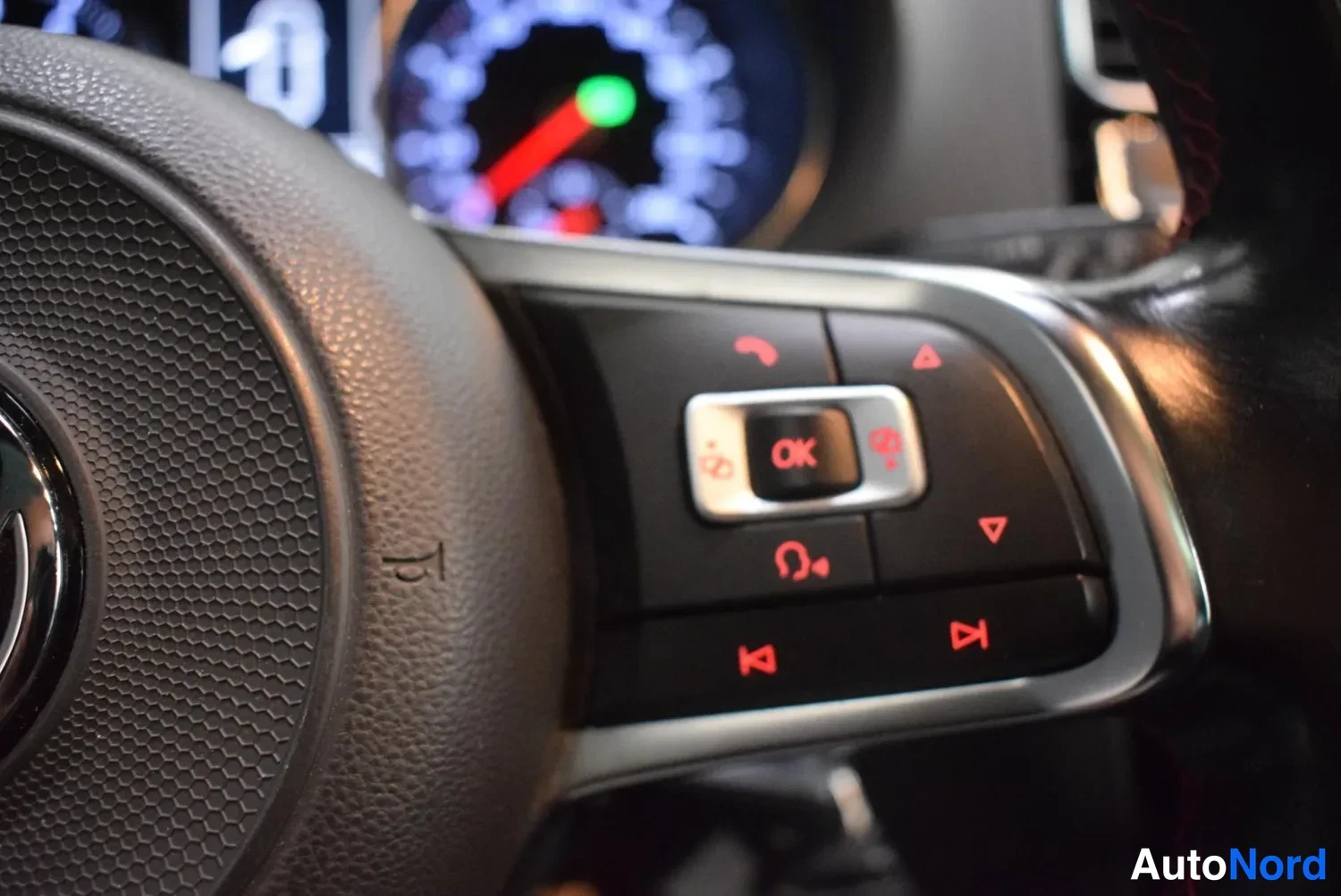 Valkoinen Volkswagen Polo GTI 2017, kuva 16