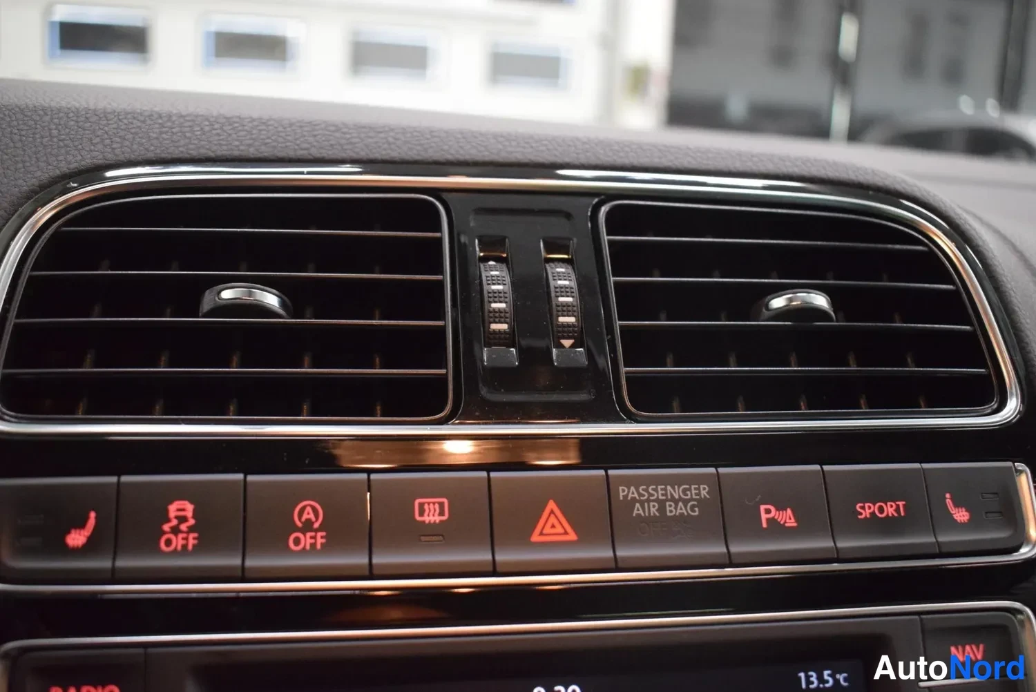 Valkoinen Volkswagen Polo GTI 2017, kuva 17