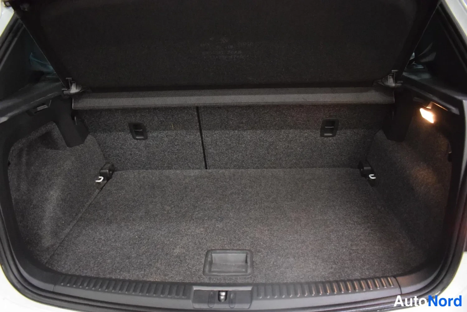 Valkoinen Volkswagen Polo GTI 2017, kuva 21