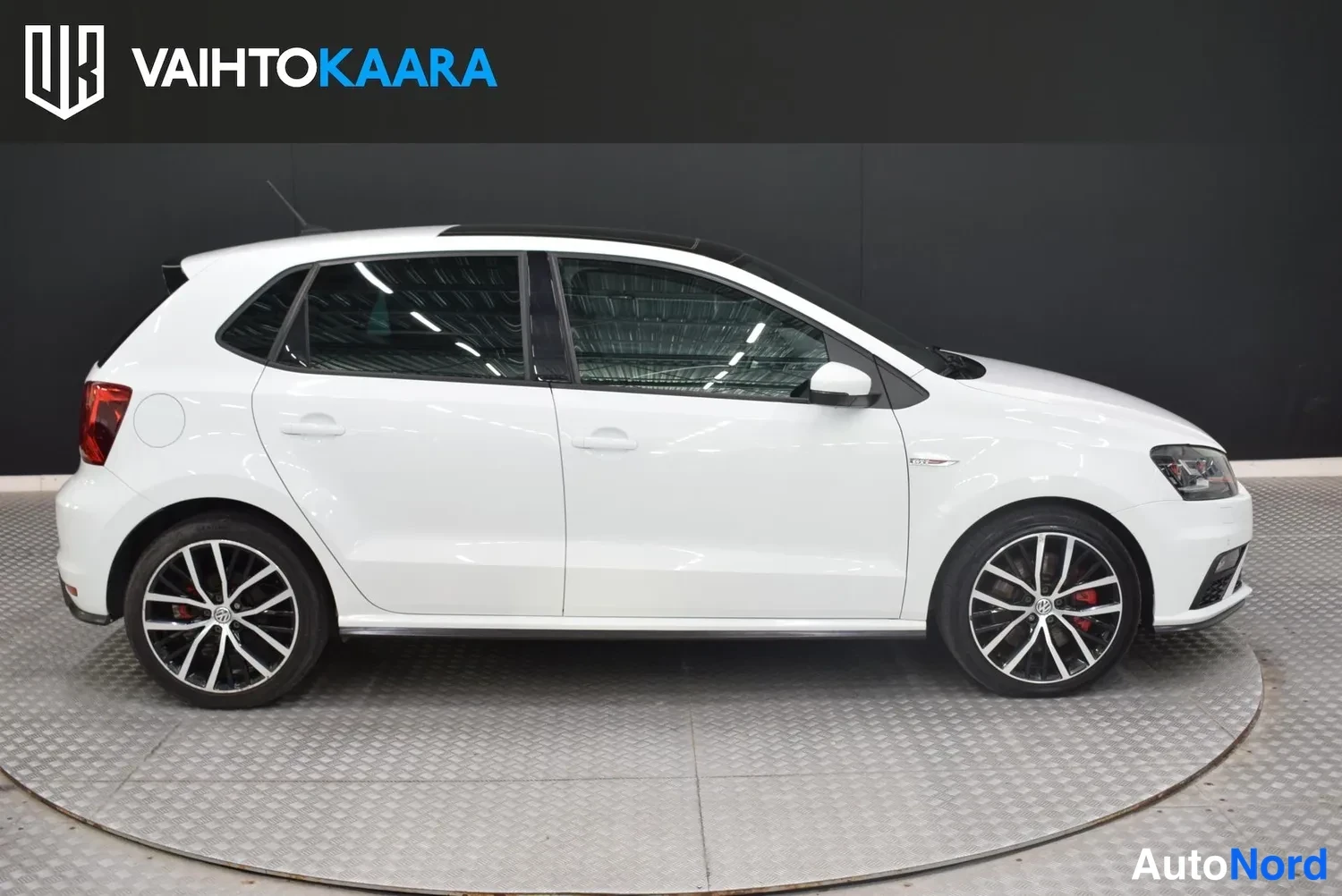 Valkoinen Volkswagen Polo GTI 2017, sivulta, kuva 5