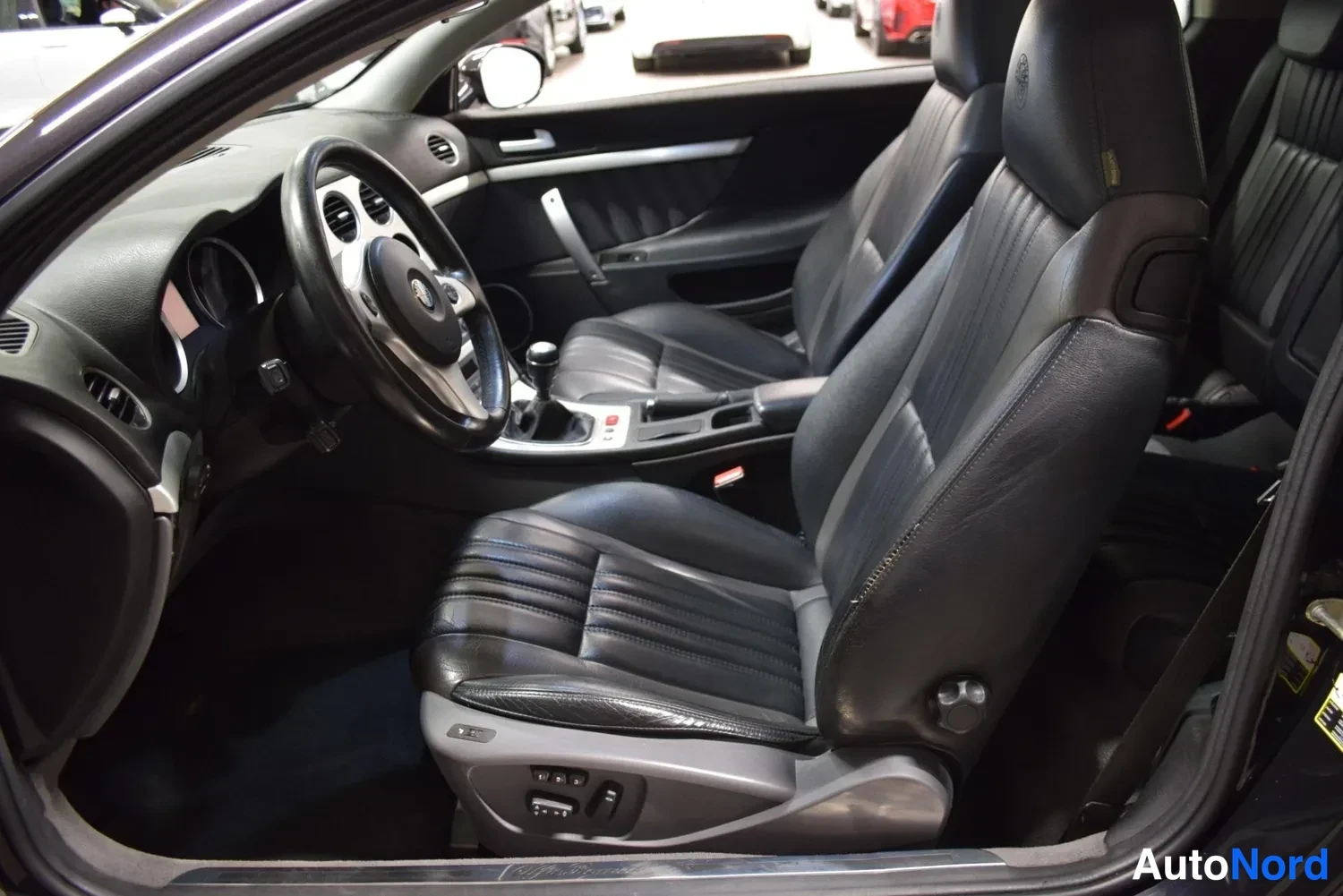 Black Alfa Romeo Brera 2008, front seats, photo 11